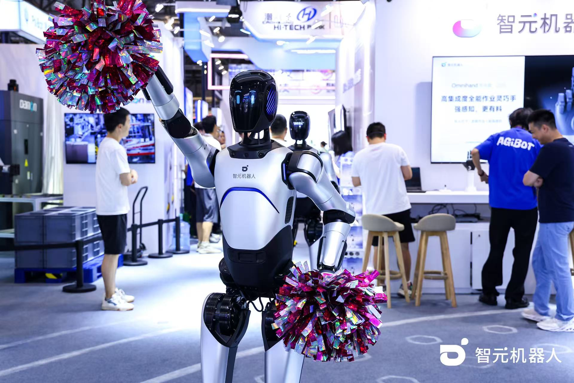 710公海机器人 WAIC 首日展台火爆，机器...